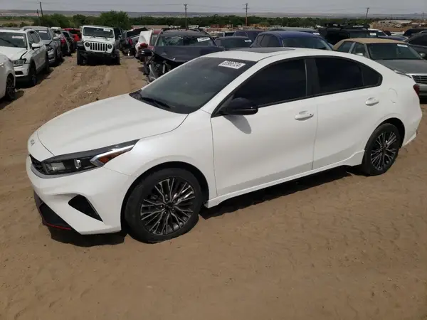 3KPF54AD9NE441421 2022 KIA FORTE - Image 1