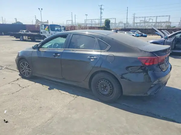 3KPF54AD9NE442133 2022 KIA FORTE - Image 2