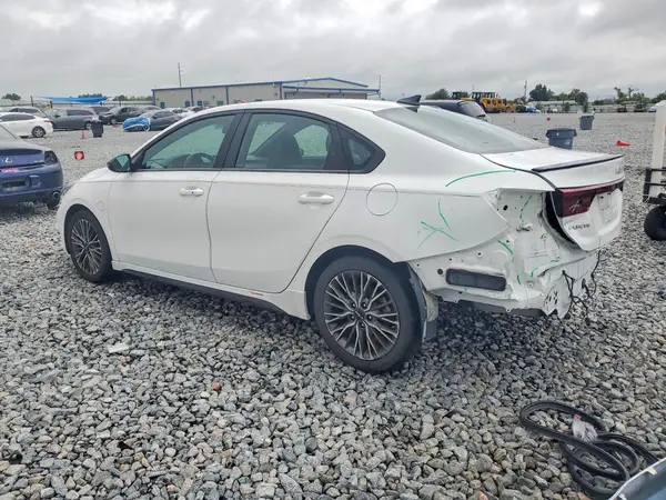 3KPF54AD9NE444349 2022 KIA FORTE - Image 2