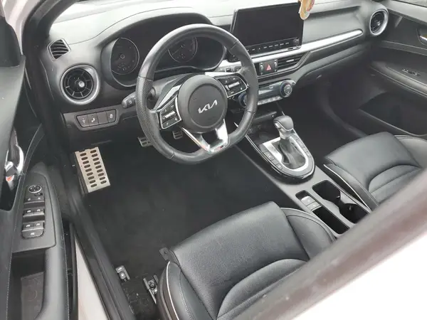 3KPF54AD9NE445047 2022 KIA FORTE - Image 8