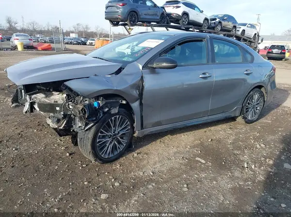 3KPF54AD9NE447090 2022 KIA FORTE - Image 2