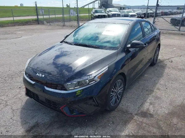 3KPF54AD9NE449311 2022 KIA FORTE - Image 2