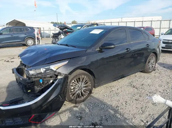 3KPF54AD9NE450801 2022 KIA FORTE - Image 2