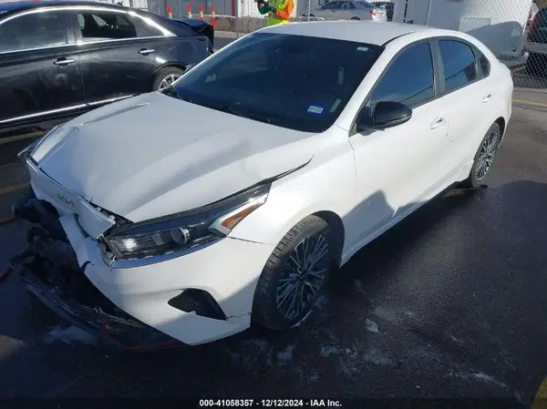 3KPF54AD9NE451530 2022 KIA FORTE - Image 2