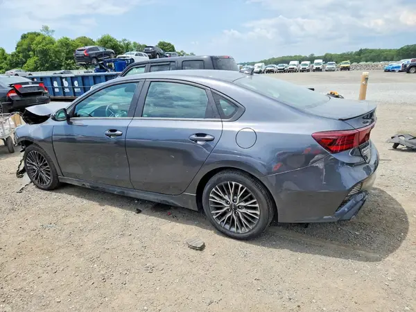 3KPF54AD9NE454606 2022 KIA FORTE - Image 2