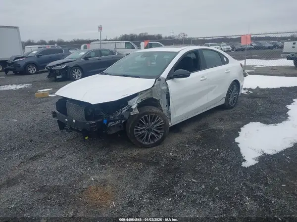 3KPF54AD9NE455089 2022 KIA FORTE - Image 2