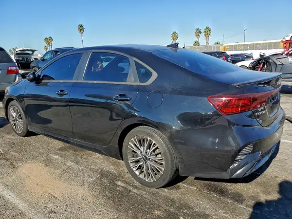 3KPF54AD9NE470885 2022 KIA FORTE - Image 2