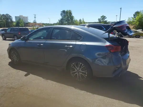 3KPF54AD9NE470935 2022 KIA FORTE - Image 2