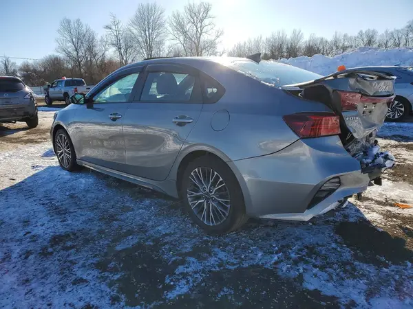 3KPF54AD9NE472099 2022 KIA FORTE - Image 2