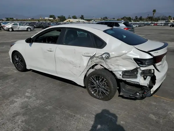 3KPF54AD9NE475780 2022 KIA FORTE - Image 2