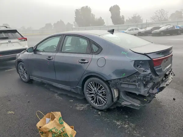 3KPF54AD9NE477710 2022 KIA FORTE - Image 2