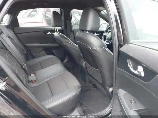 3KPF54AD9NE478579 2022 KIA FORTE - Image 8
