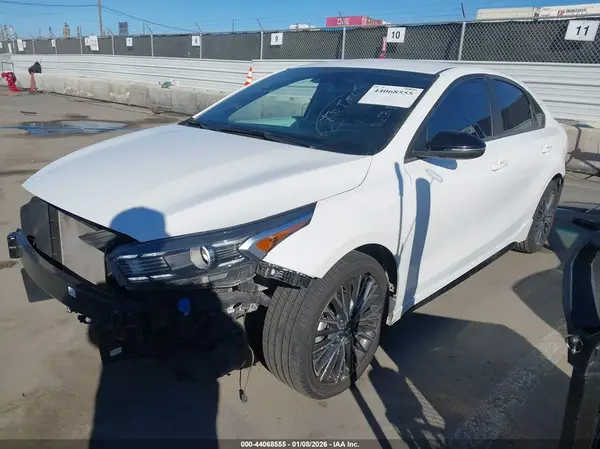 3KPF54AD9NE478999 2022 KIA FORTE - Image 2