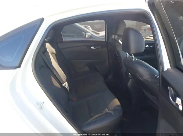 3KPF54AD9NE478999 2022 KIA FORTE - Image 8