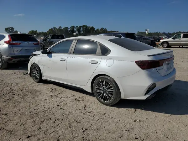 3KPF54AD9NE480168 2022 KIA FORTE - Image 2