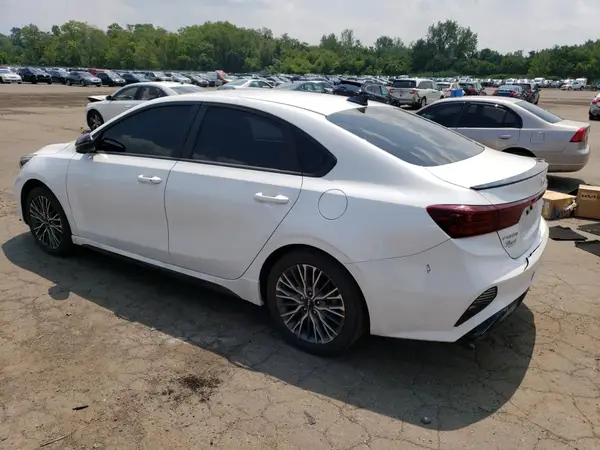 3KPF54AD9NE480655 2022 KIA FORTE - Image 2