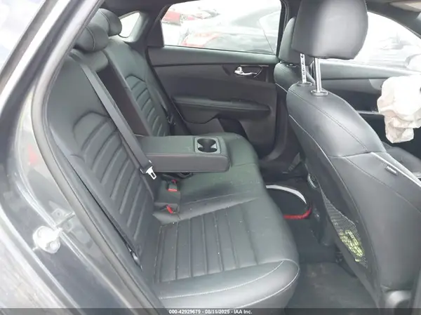 3KPF54AD9NE484236 2022 KIA FORTE - Image 8