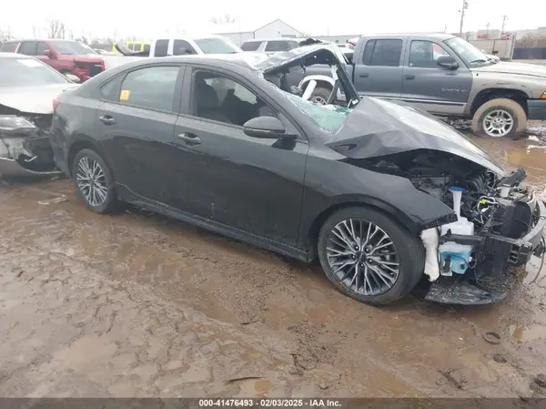 3KPF54AD9NE488982 2022 KIA FORTE - Image 1