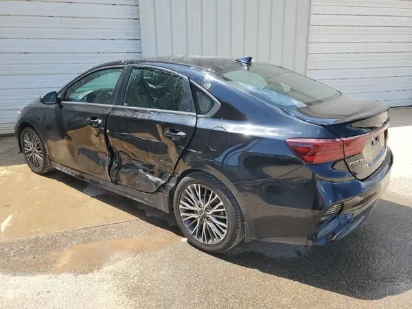 3KPF54AD9NE489064 2022 KIA FORTE - Image 2