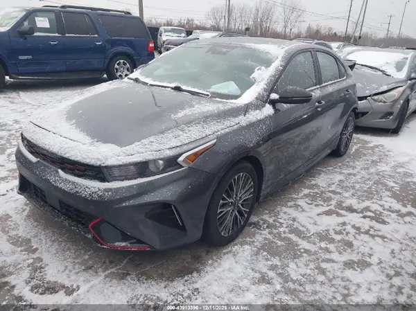 3KPF54AD9NE489856 2022 KIA FORTE - Image 2