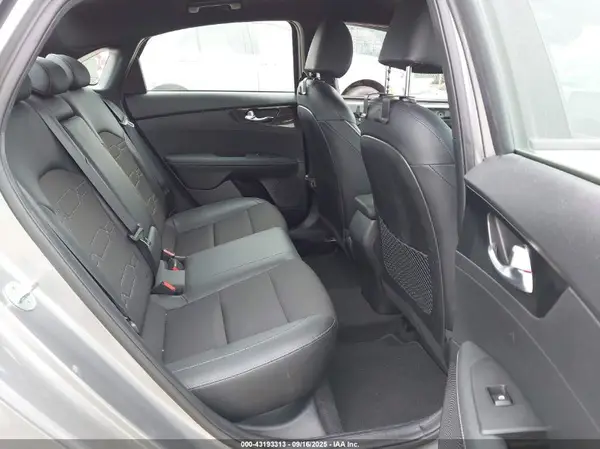 3KPF54AD9NE491140 2022 KIA FORTE - Image 8