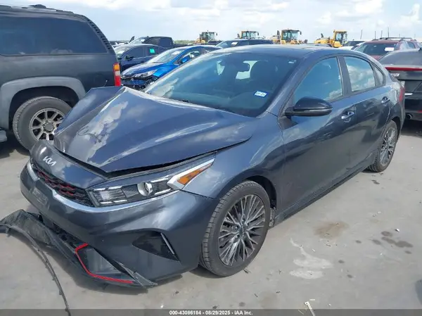 3KPF54AD9NE492403 2022 KIA FORTE - Image 2