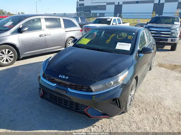 3KPF54AD9NE492515 2022 KIA FORTE - Image 2