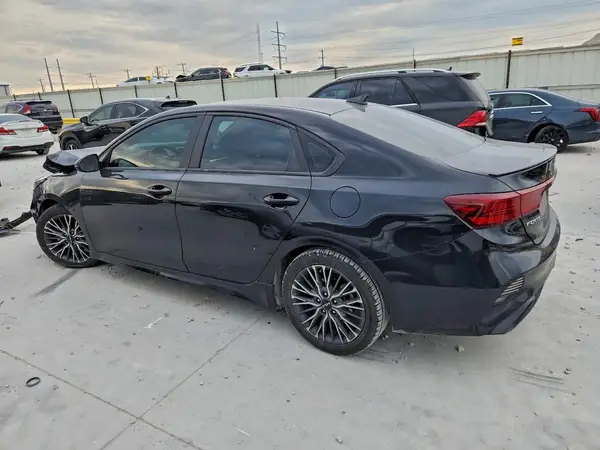3KPF54AD9NE492644 2022 KIA FORTE - Image 2