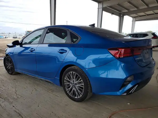 3KPF54AD9NE498542 2022 KIA FORTE - Image 2