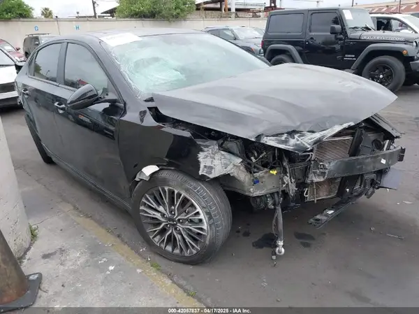3KPF54AD9NE498735 2022 KIA FORTE - Image 1