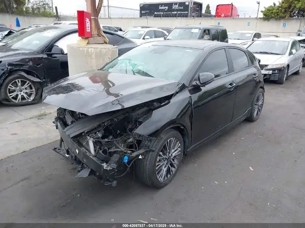 3KPF54AD9NE498735 2022 KIA FORTE - Image 2