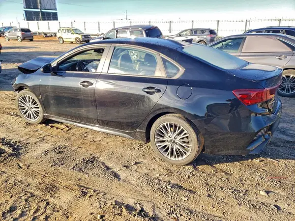 3KPF54AD9NE508891 2022 KIA FORTE - Image 2