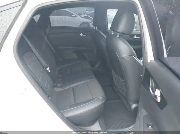 3KPF54AD9PE527007 2023 KIA FORTE - Image 8