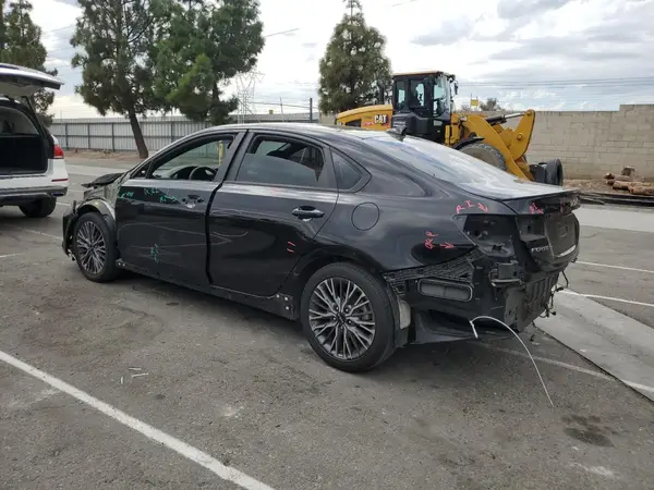 3KPF54AD9PE573128 2023 KIA FORTE - Image 2
