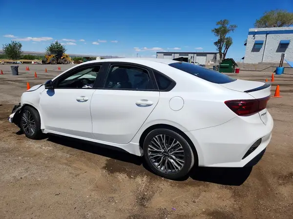 3KPF54AD9PE575641 2023 KIA FORTE - Image 2