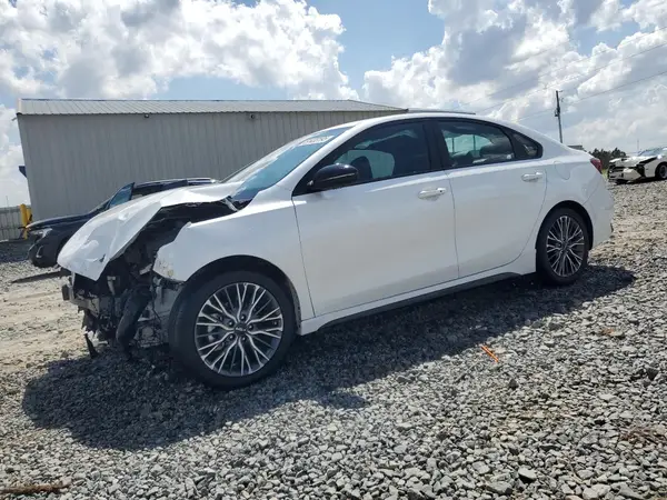 3KPF54AD9PE575977 2023 KIA FORTE - Image 1