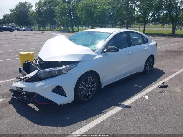 3KPF54AD9PE575980 2023 KIA FORTE - Image 2