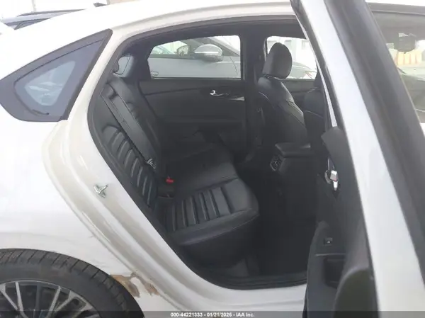 3KPF54AD9PE581410 2023 KIA FORTE - Image 8