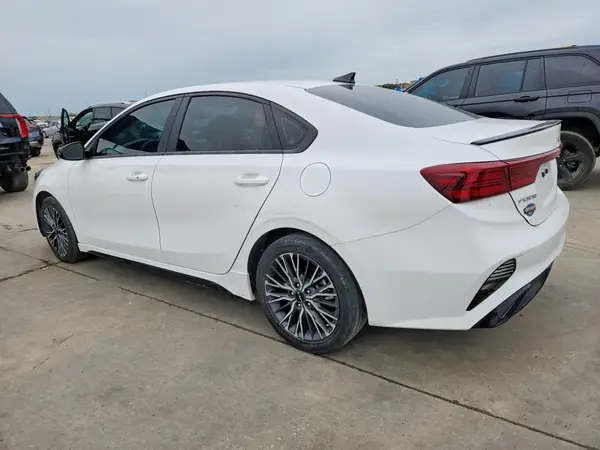 3KPF54AD9PE587787 2023 KIA FORTE - Image 2
