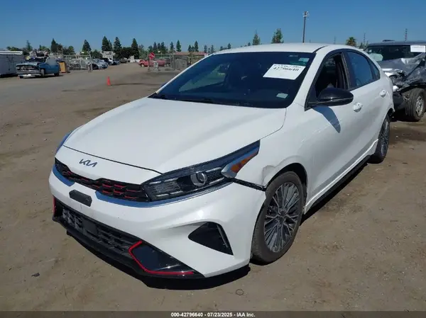 3KPF54AD9PE588325 2023 KIA FORTE - Image 2