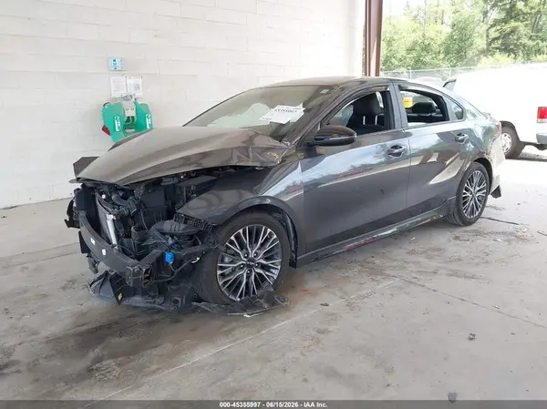 3KPF54AD9PE606693 2023 KIA FORTE - Image 2