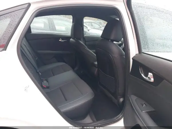 3KPF54AD9PE634090 2023 KIA FORTE - Image 8