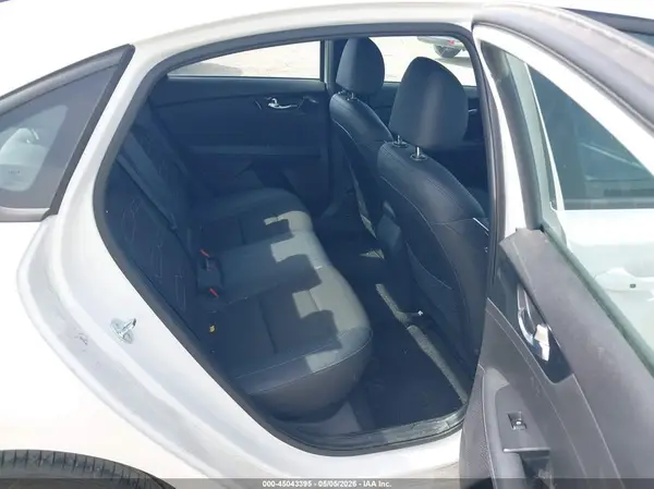 3KPF54AD9PE635353 2023 KIA FORTE - Image 8
