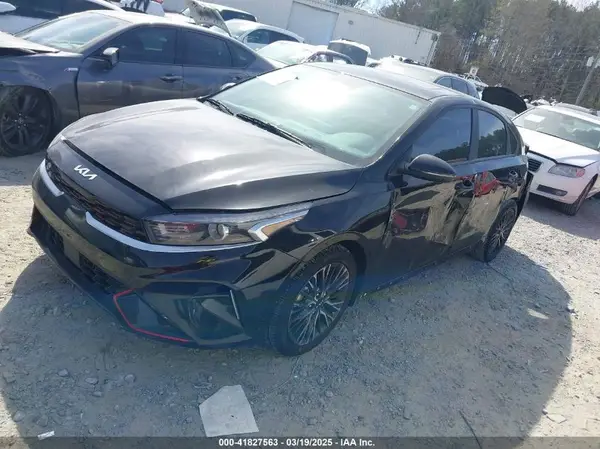 3KPF54AD9PE639256 2023 KIA FORTE - Image 2