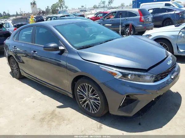 3KPF54AD9PE647258 2023 KIA FORTE - Image 1