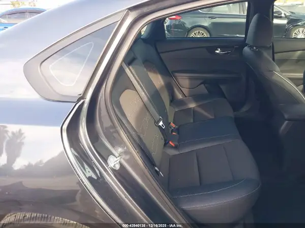 3KPF54AD9PE658194 2023 KIA FORTE - Image 8