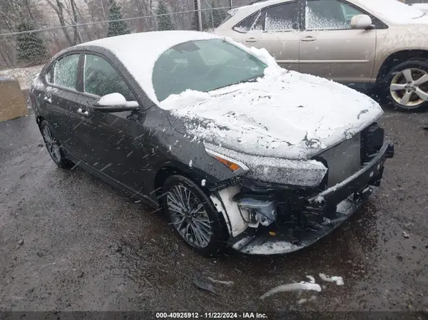 3KPF54AD9PE660267 2023 KIA FORTE - Image 1