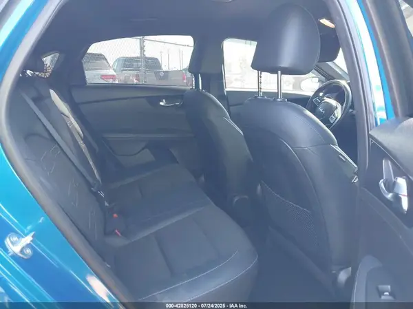 3KPF54AD9PE663671 2023 KIA FORTE - Image 8