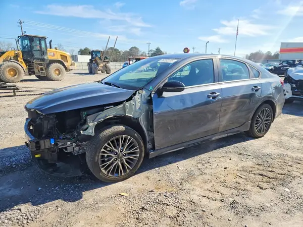 3KPF54AD9PE666585 2023 KIA FORTE - Image 1