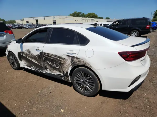 3KPF54AD9PE675402 2023 KIA FORTE - Image 2